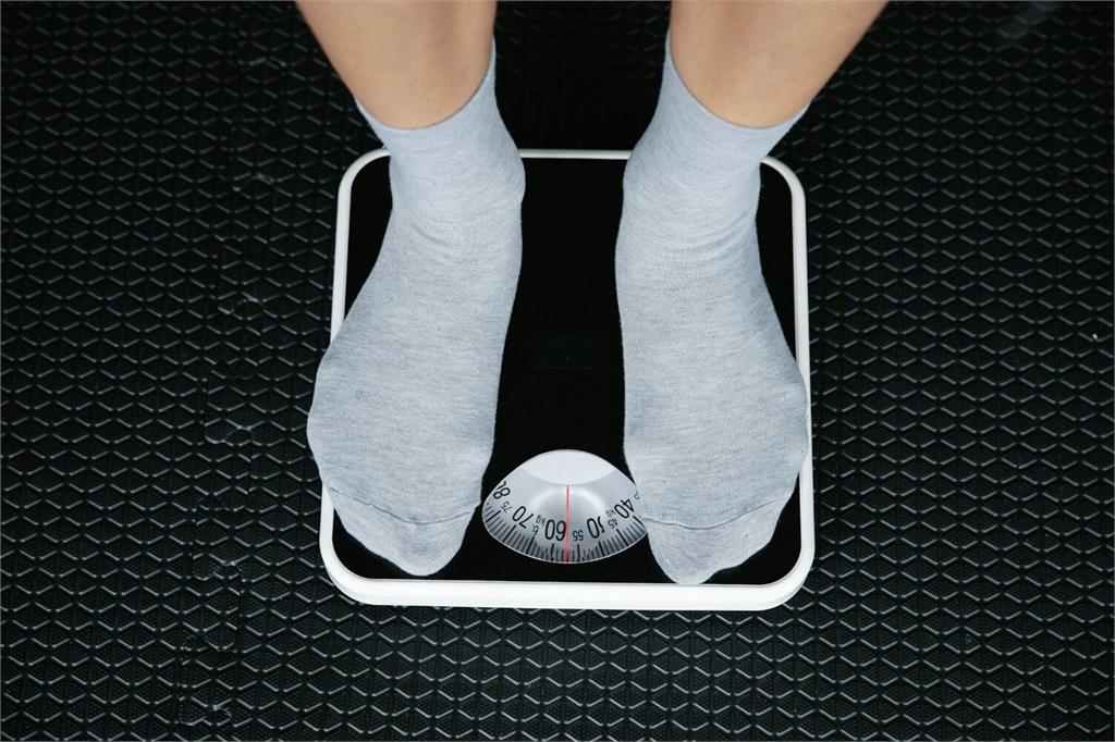 男性變胖出大事！   醫：代謝失衡恐讓精液變差、壽命變短