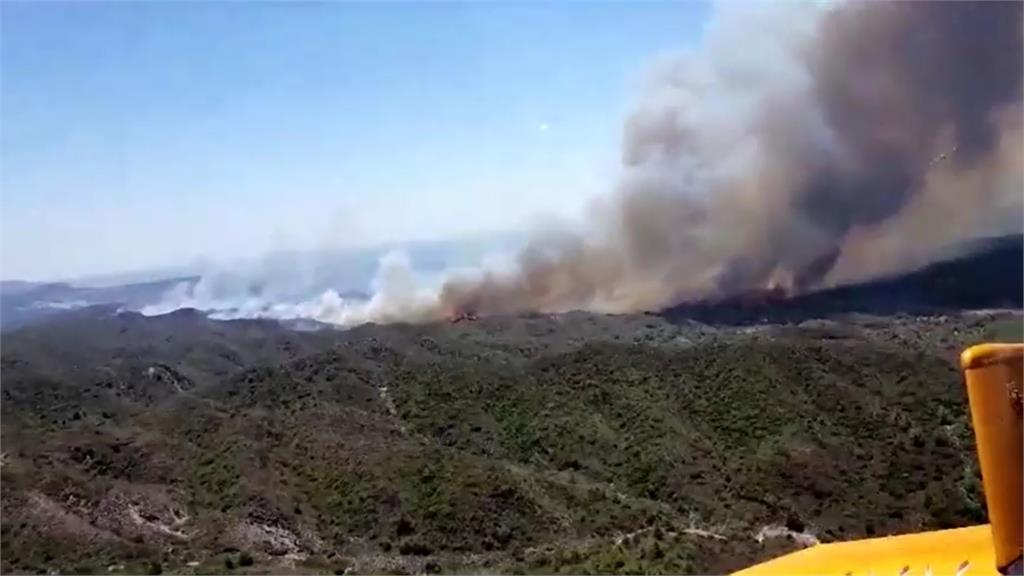 希臘野火燒不停　消防飛機墜毀2駕駛喪命
