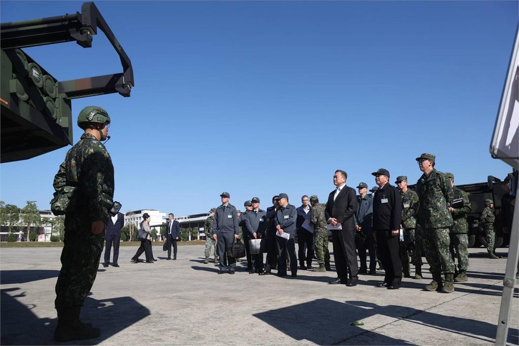 春節前夕繼續亂! 共軍派24機配合軍艦「聯合戰備警巡」