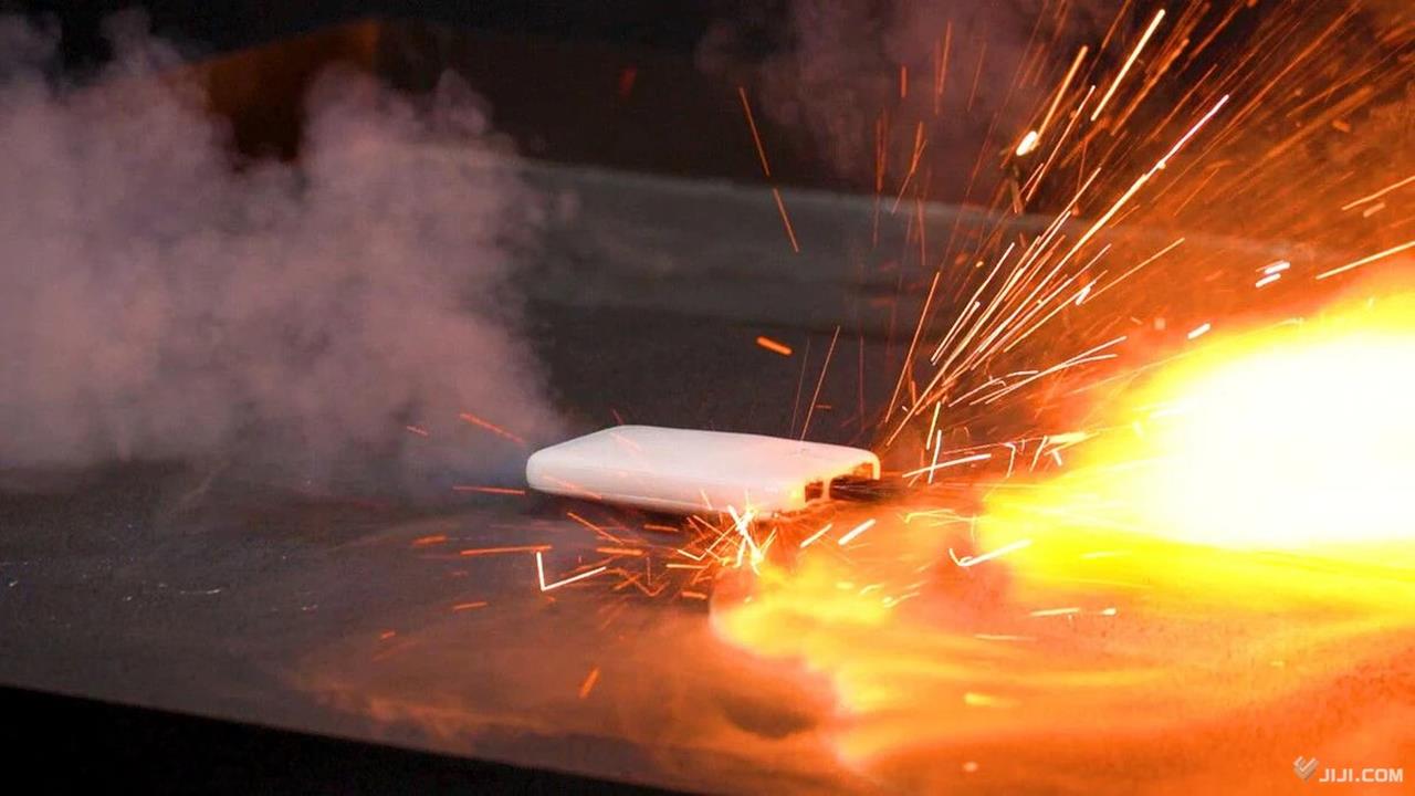 手機接行動電源爆炸起火 東京公寓凌晨火警釀6傷