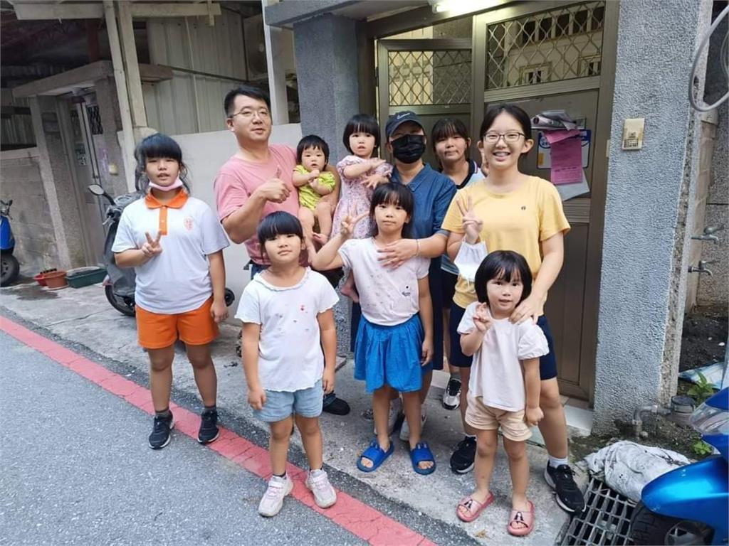 八寶爸攜妻小定居花蓮　投入房仲業慘遇花蓮大地震
