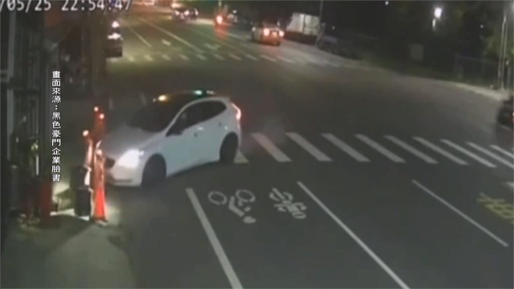 高雄通緝犯開車拒檢狂逃！　自撞後棄車繼續逃跑仍遭逮