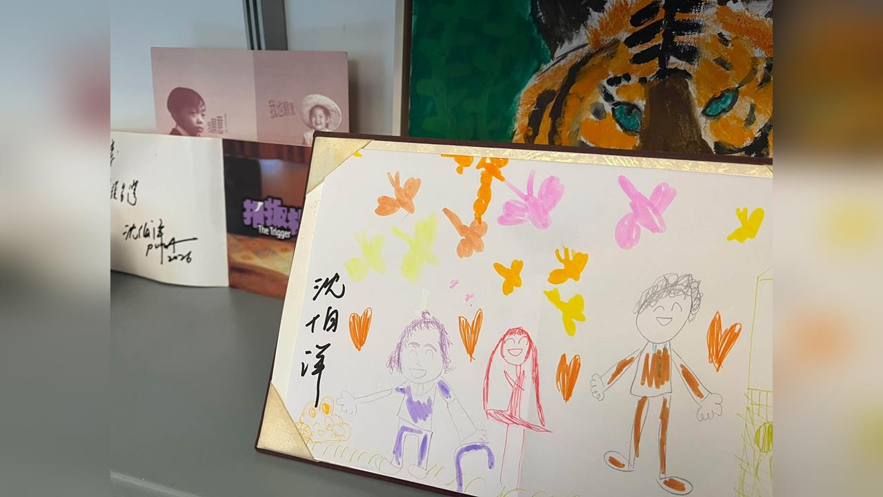 快新聞／電影導演收小麻糬手繪圖！曝沈伯洋探望暖心舉動　喊：同理外省族群