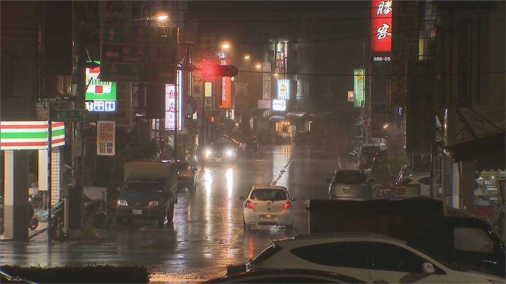 「小犬」逼近入夜風雨增　宜花預防性撤離防颱