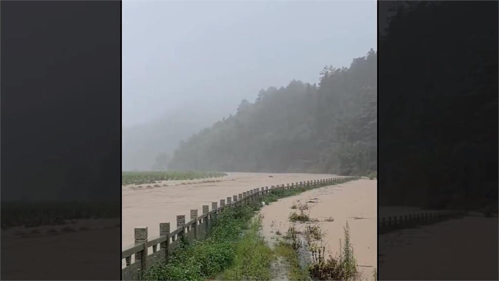 中國南方連日暴雨災情頻傳　多起山崩土石流、水淹到汽車滅頂