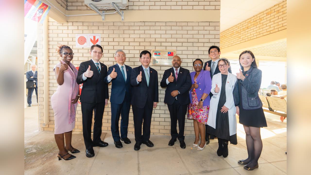 快新聞／台灣培育醫師占7成！林佳龍視察台史醫療合作成果：讓更多人享健康