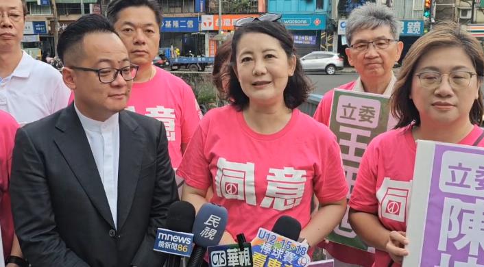 快新聞／藍白強推普發1萬　吳思瑤轟撒幣救罷免：預算能做「這些建設」