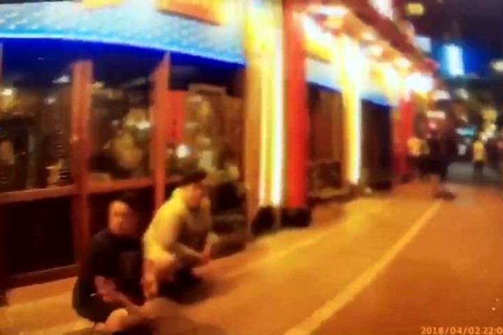 名海鮮餐廳酒客爆衝突 警連轟三槍制止