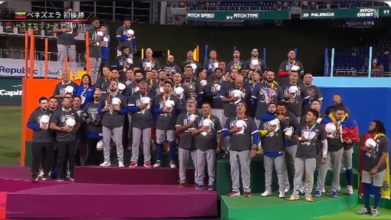 經典賽(影)／南美熱血沸騰！委內瑞拉全體淚唱國歌畫面讓全日本球迷感動