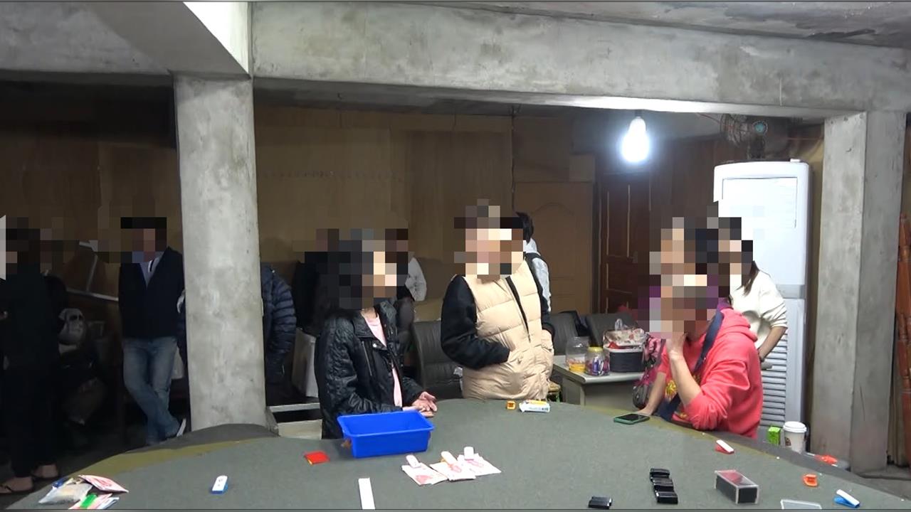 林口郊區鐵皮屋藏賭場！　警攻堅「賭客嚇到翻牆錢撒滿地」