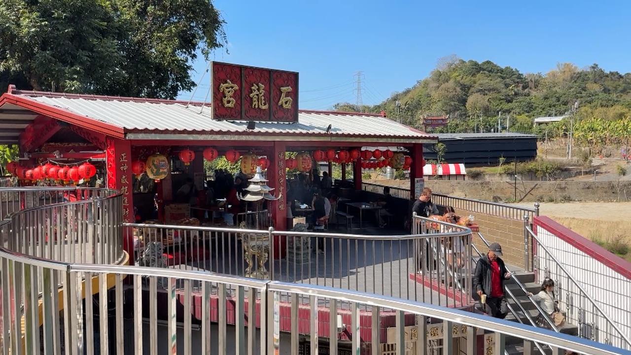 竹山紫南宮借4億發財金還願7億　中寮石龍宮湧大批香客來吃泡麵