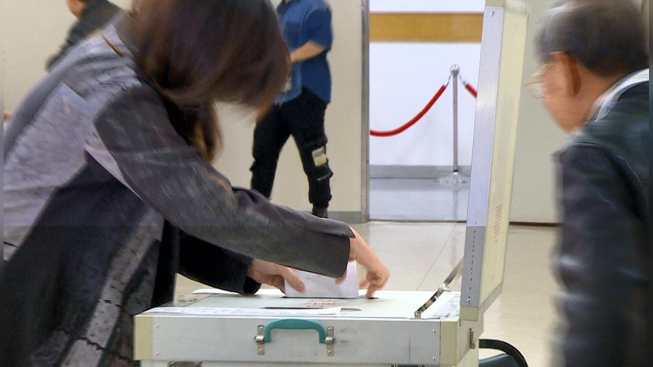 國民黨中央委員投票登場　連戰次子連勝武首跨政壇