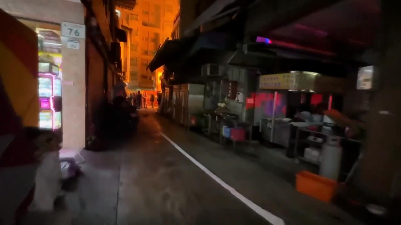 高雄六合夜市驚魂!新攤車開1月突竄火 瓦斯桶旁險爆炸住戶驚嚇