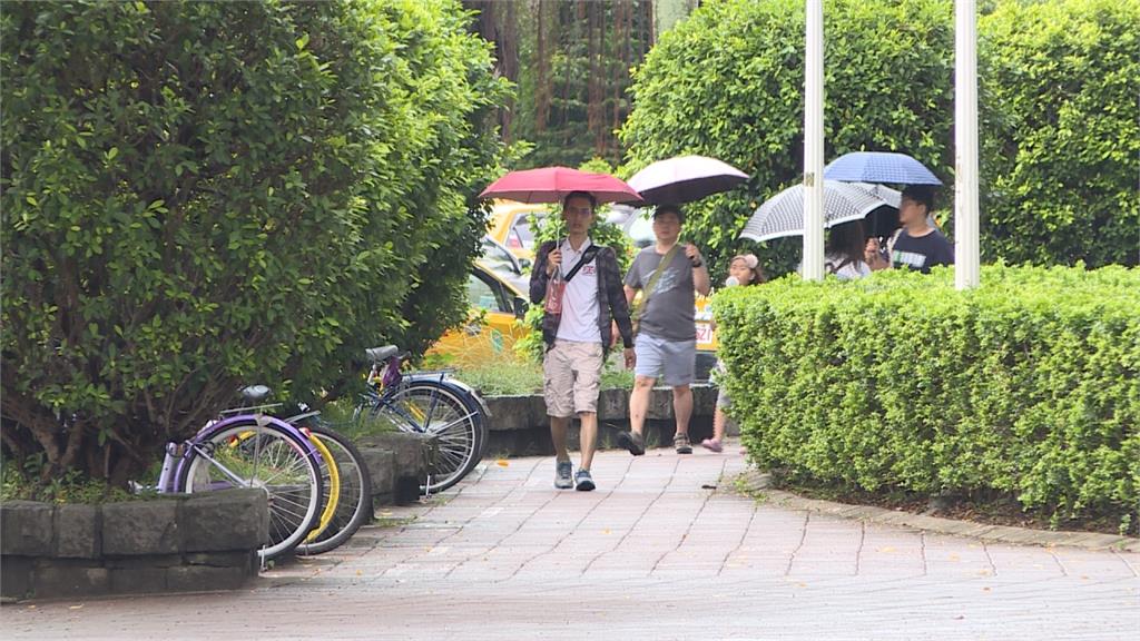 颱風「丹娜絲」進逼台灣 雨彈時間表看這邊