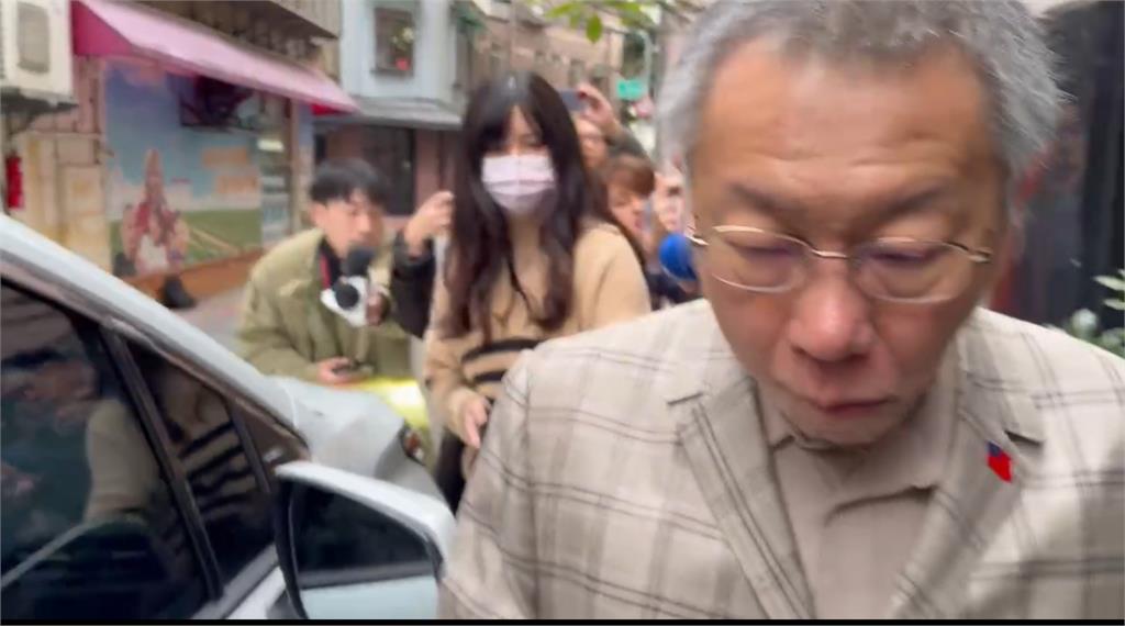 快新聞／今辭民眾黨主席？　柯文哲元旦一早就拿公事包出門