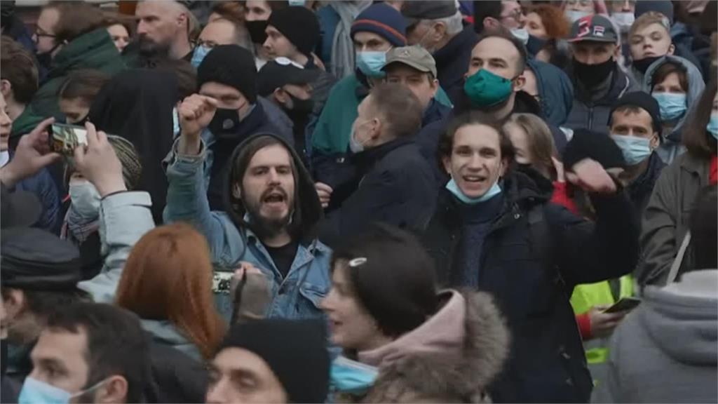 納瓦尼健康惡化 俄民眾大規模抗議聲援 上千人被逮
