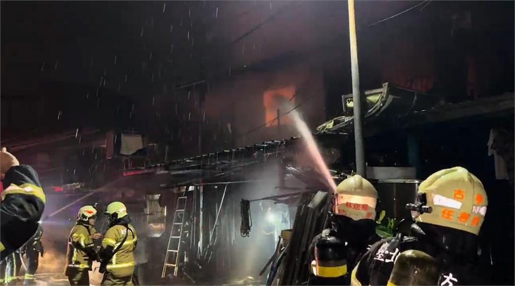 快新聞／北市信義區深夜2層樓鐵皮屋火警！　屋主一家跳樓逃生送醫