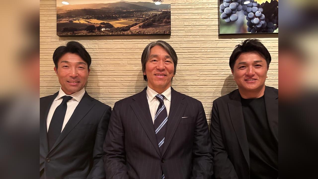 松井秀喜正式率領巨人展開秋訓，找回高橋由伸、清水隆行，昔日冠軍黃金三人組再度聚首。（圖／山本由伸IG）