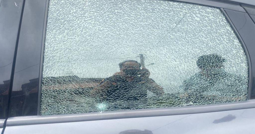 高雄美濃驚傳「車窗中彈」!民眾嚇壞報警 真相曝光竟是小鋼珠惹禍