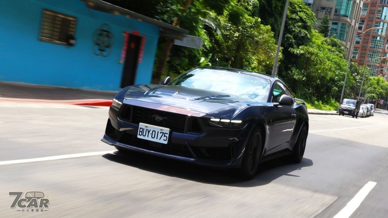 V8 + 手排，夫復何求？Ford Mustang Dark Horse Premium 試駕