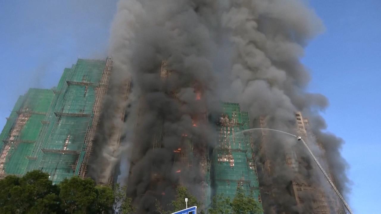 香港史上最嚴重大火!MAMA照常舉行 研議取消焰火爆破效果