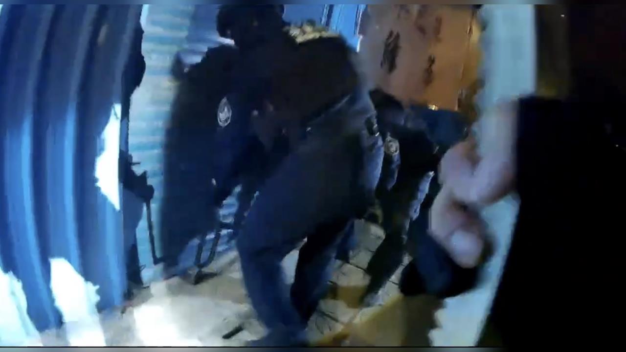 高雄歇業小吃部轉型「毒趴KTV」　警破門逮38越籍男女