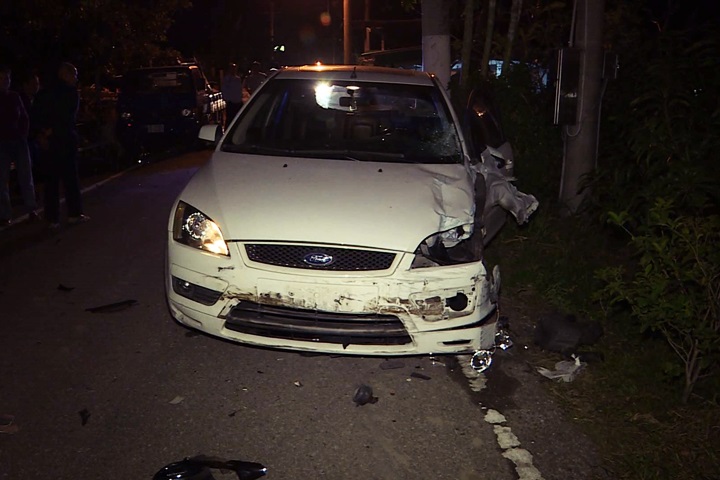 花蓮酒駕車禍 駕駛連撞2車自撞電桿