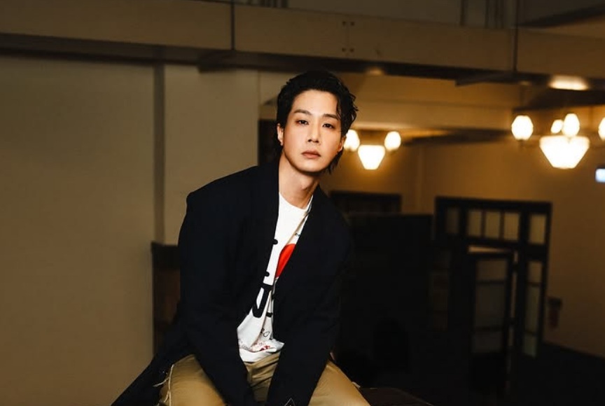 「閃兵案再擴大！」薛仕凌現身地檢自首　1小時後沉默離開