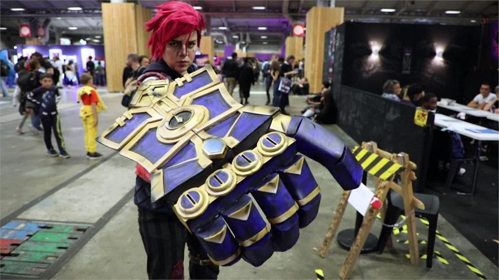 巴黎電玩展最後一天！　會場成「Cosplay盛宴」超吸睛