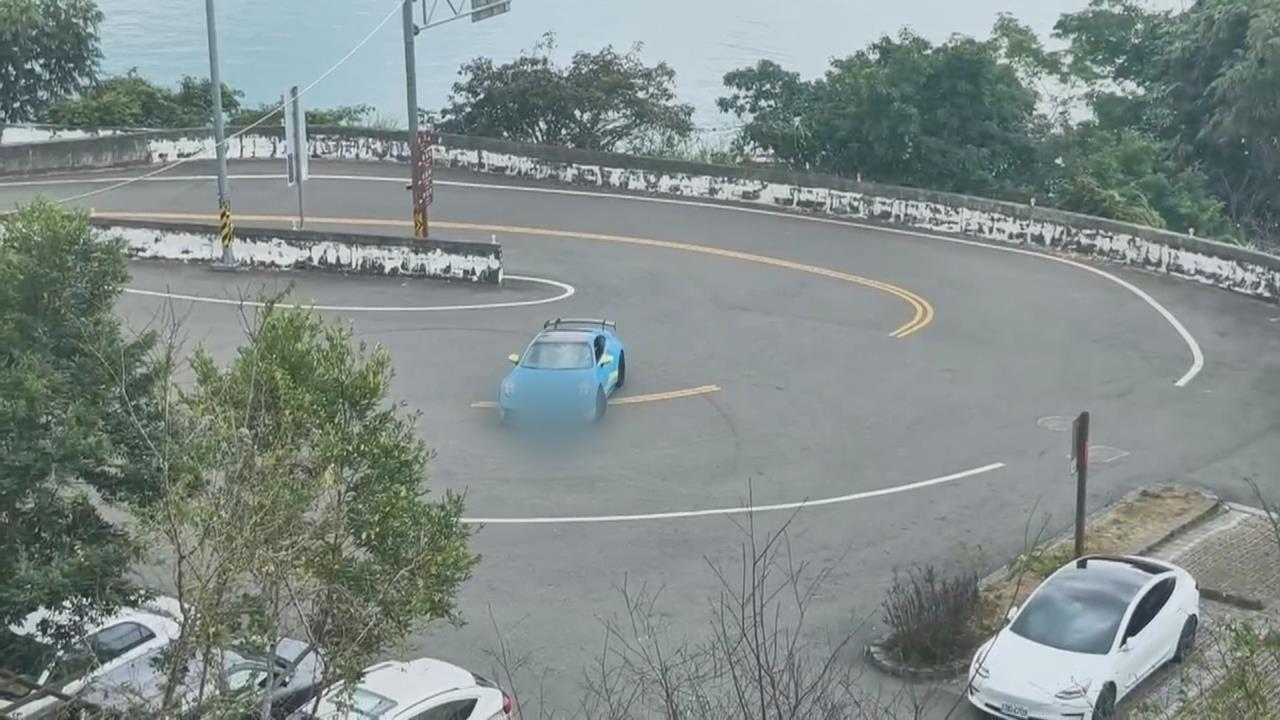 誇張！保時捷駕駛高速甩尾　日月潭「這一處」路面留胎痕