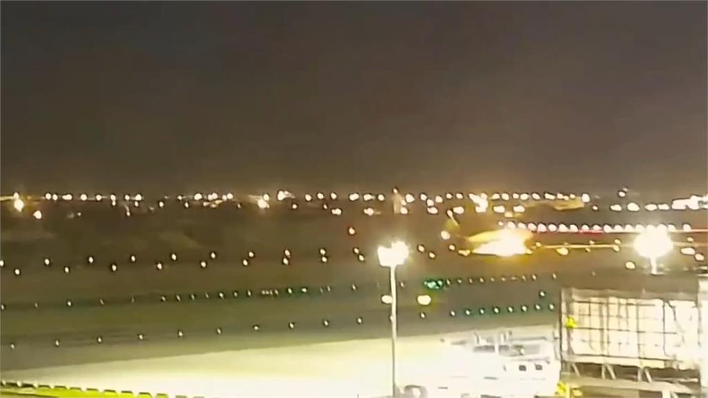 驚險！波音747貨機降落「發動機擦撞跑道」竄火光