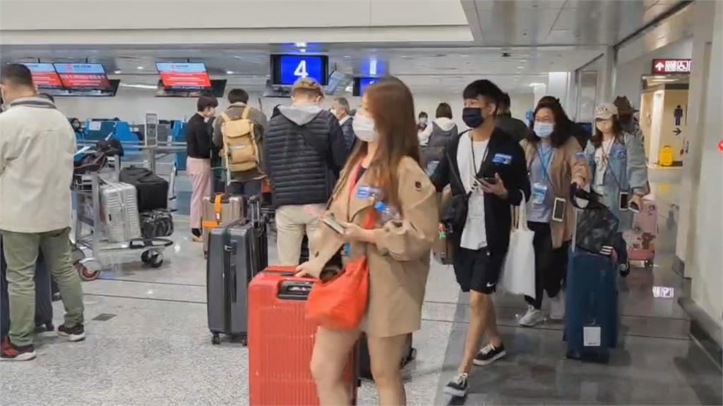 帛琉泡泡團玩不下去了?第4班飛機僅51人出發