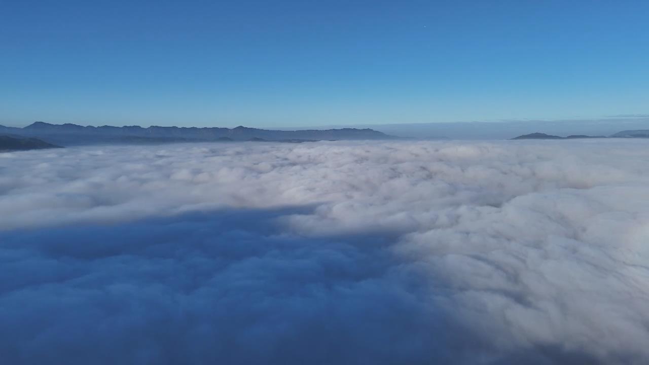 太美了! 攝影師蹲點3小時 直擊虎頭山雲海壯闊