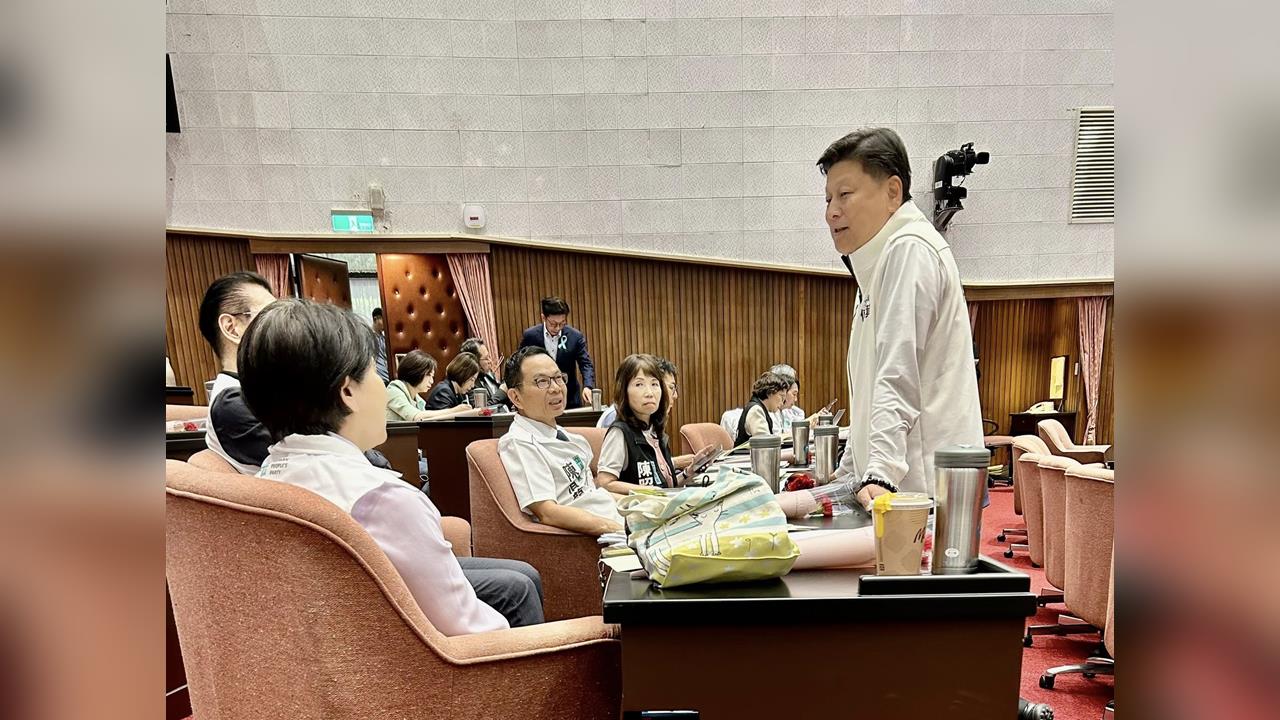 快新聞／在野驚爆鬧不合？白委因1事痛哭「傅崐萁竟冷回5字」民眾黨都苦笑了
