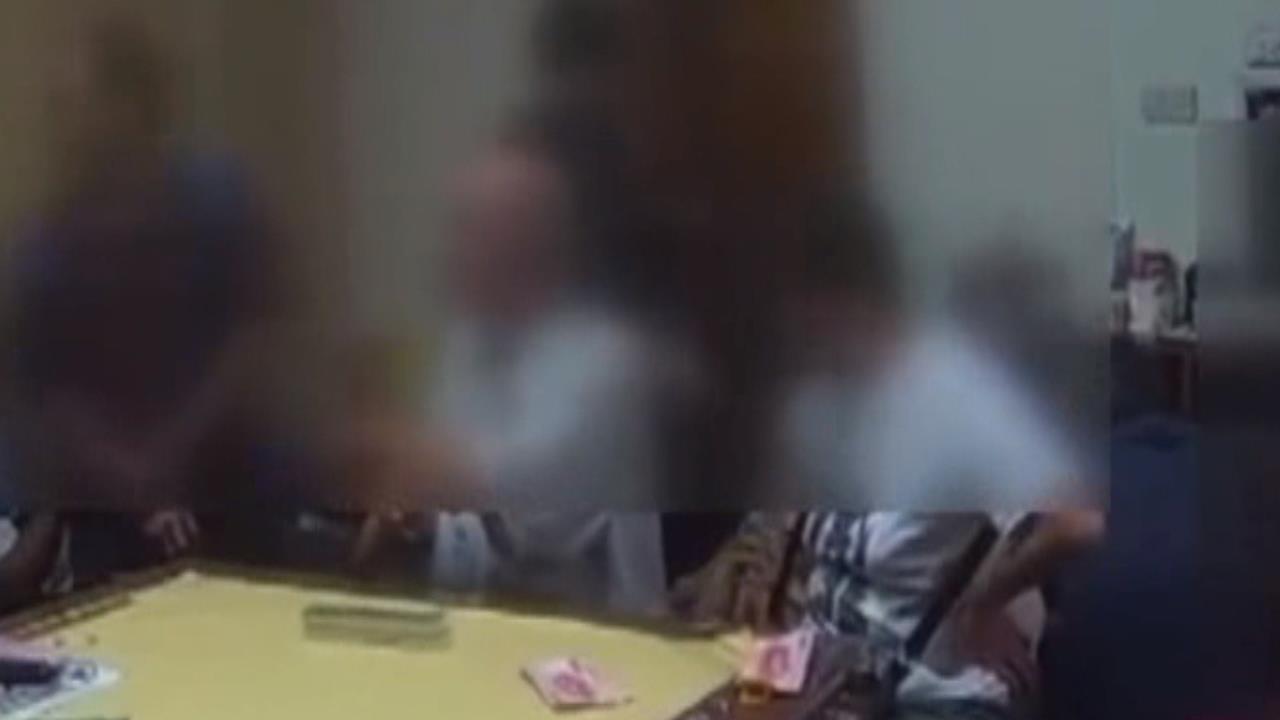 直搗賭窟！　雲林土庫民宅藏「地下賭場」24人全被逮