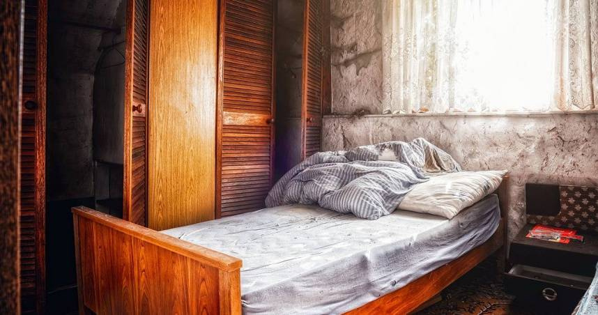 母親病逝前交代「不要打擾鄰居」 姊妹倆伴屍生活19天險餓死