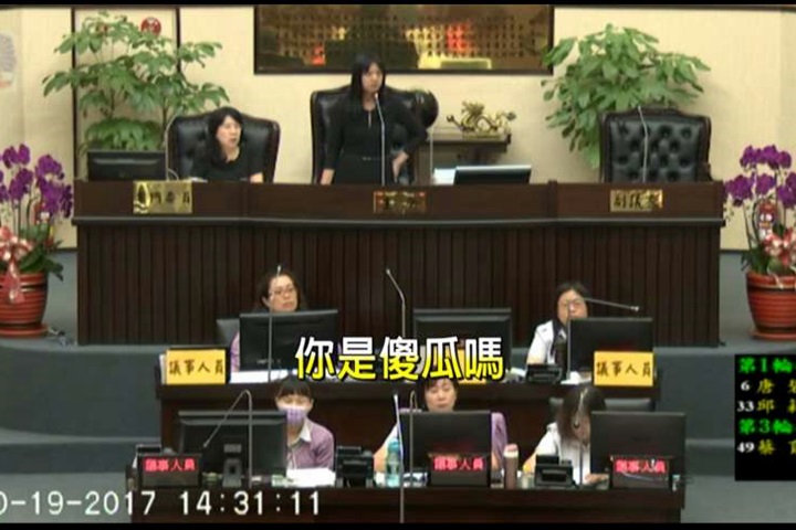議會成戰場！ 台南兩女議員爆全武行