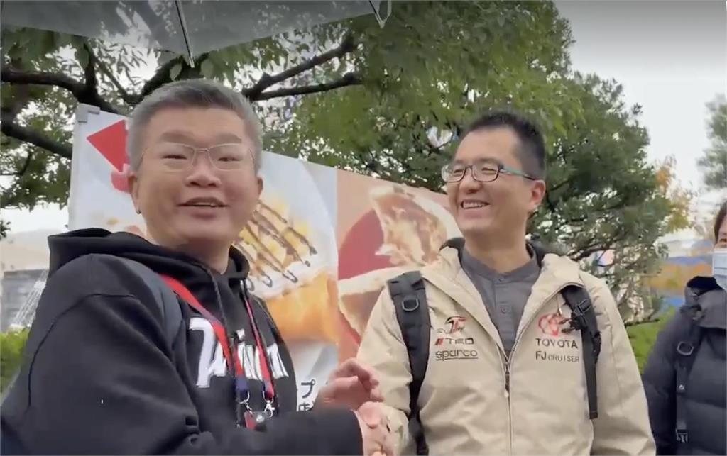 12強賽/限量加油巾150條!台灣球迷冒雨沒領到 會長蔡其昌:用我的肉體彌補