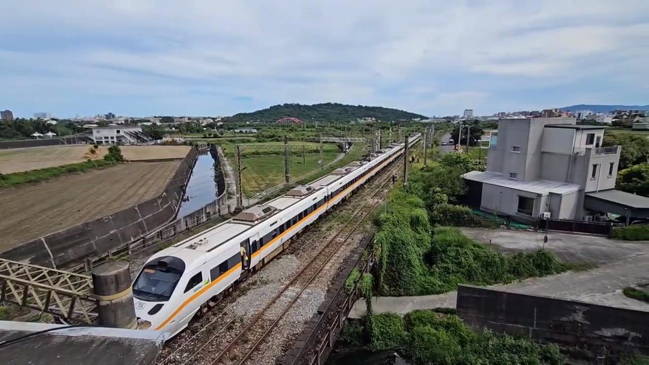 疑集電弓纏繞電線致太魯閣號故障 一度單線雙向通行 晚間恢復正常