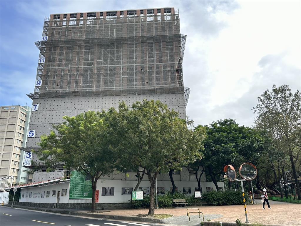 快新聞／大直社宅非法掩埋廢棄物？　陳怡君曝北市府默默追加4700萬處理費