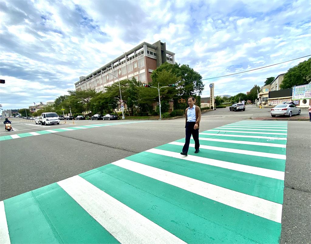 快新聞／維護聽障生道路安全！台中交通局出招　啟聰學校前加設號誌、標線