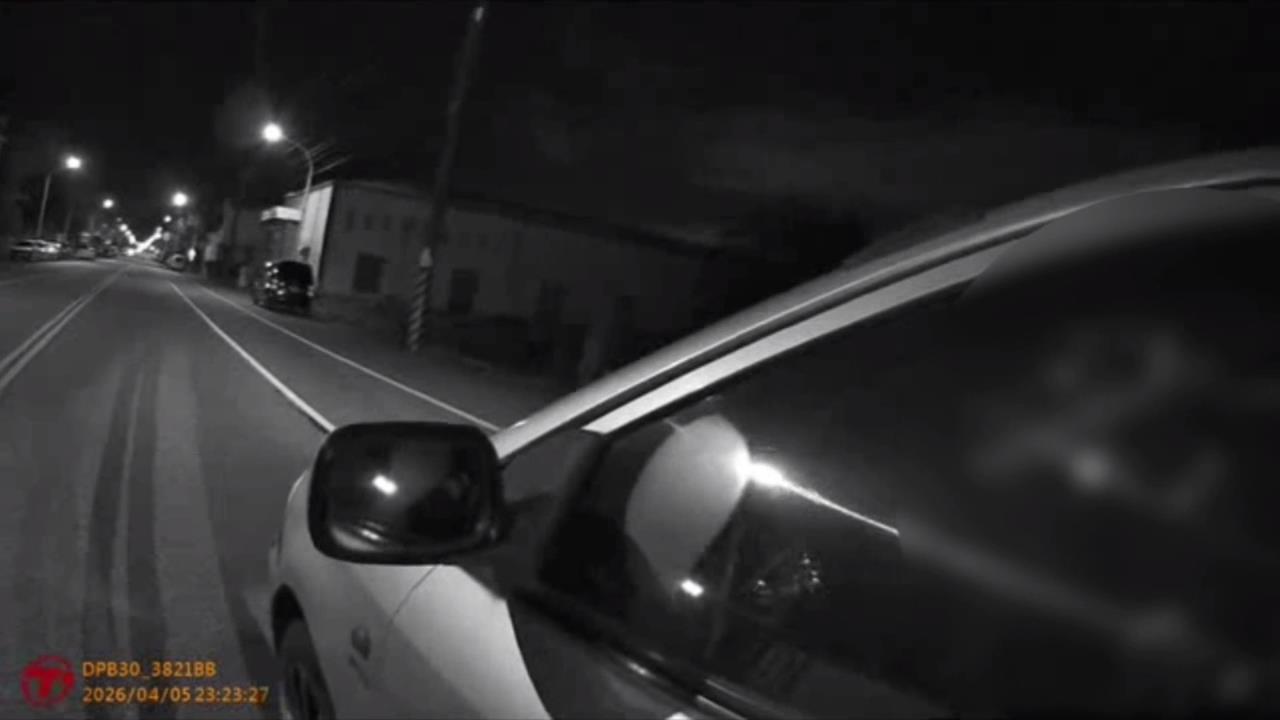 酒駕男車停路中呼呼大睡　警敲窗叫醒　酒測值高達0.72