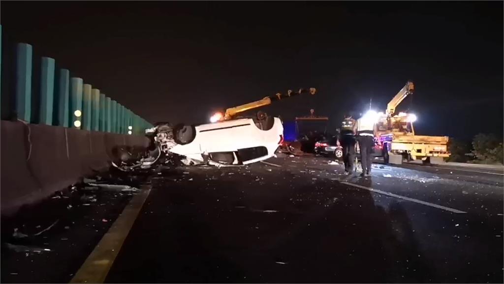 疑未保安全距離！ 三車追撞2死3傷
