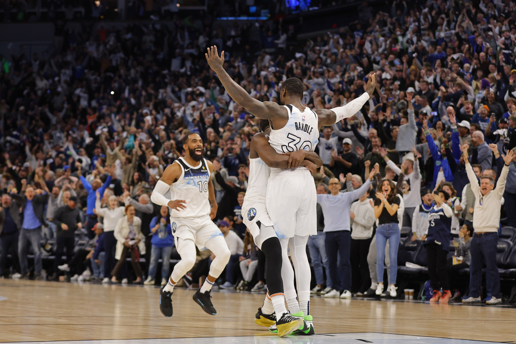 NBA(影)／灰狼太陽拚戰到最後一刻　靠絕殺3分球終於分出勝負
