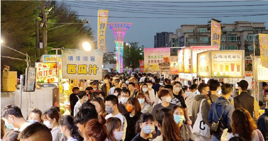 台南知名夜市買鹽水雞！她見四季豆發黑「剝開一堆蛆」崩潰吐爆：剛剛吞了好幾根