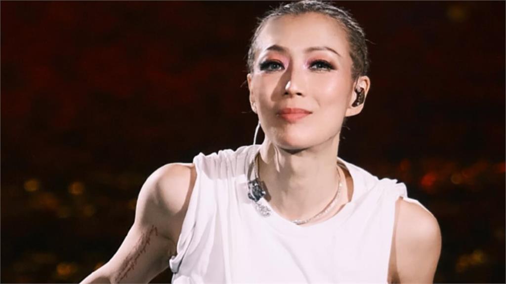 身價近3000萬富婆幫鄭秀文慶生！「52歲生日趴」豪華陣容曝