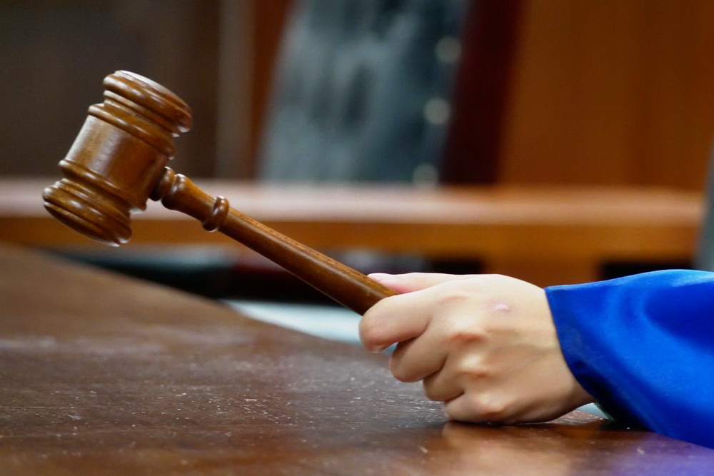 替友顧幼女卻「做拱橋」虐打　男子判刑1年半定讞