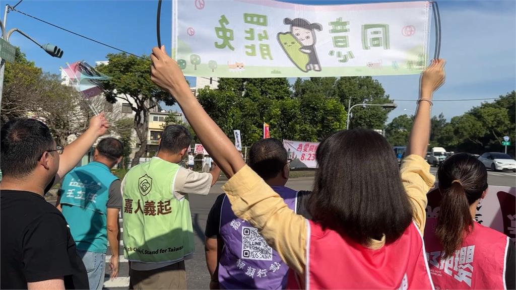 全台中罷團連線！　站路口宣傳８２３同意罷免