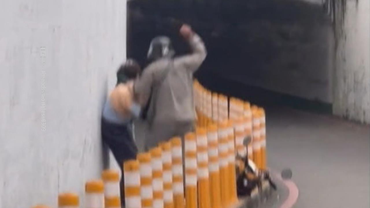 騎車逆向撞人爆口角　騎士毆打7旬翁.勸架大學生