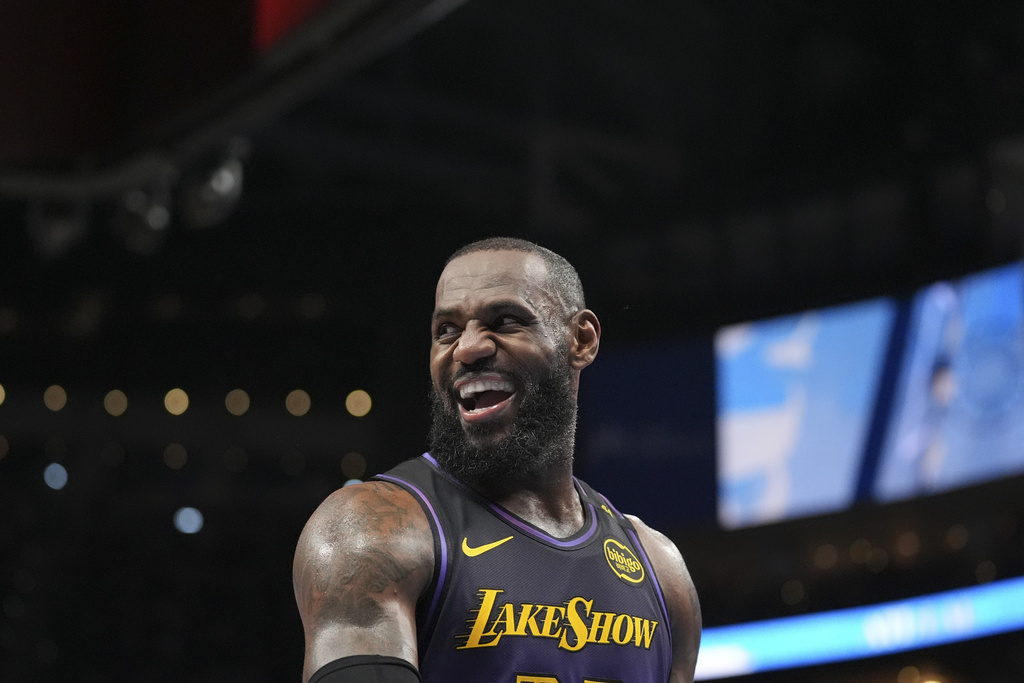 NBA/快滿40歲了你敢信! 詹皇「爆扣+追魂鍋」復出首戰下馬威